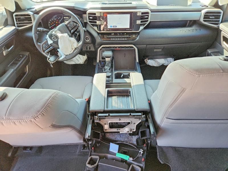 2024 TOYOTA TUNDRA SR5 8
