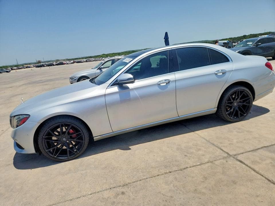 2017 MERCEDES-BENZ E 300 4MATIC - 1