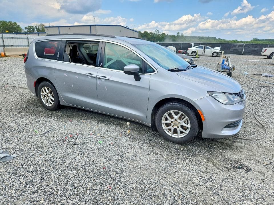 2020 CHRYSLER VOYAGER LXI 4