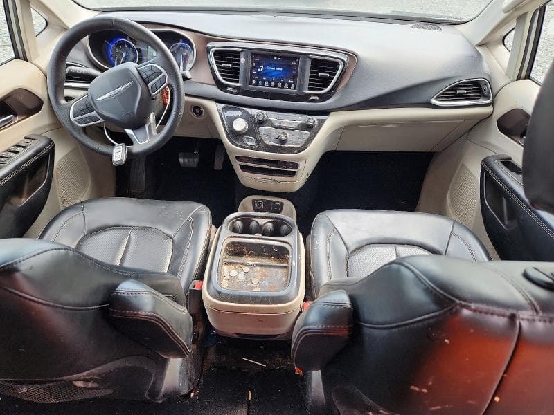 2020 CHRYSLER VOYAGER LXI 8