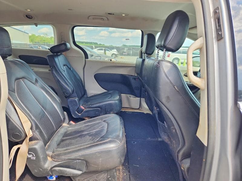 2020 CHRYSLER VOYAGER LXI 10