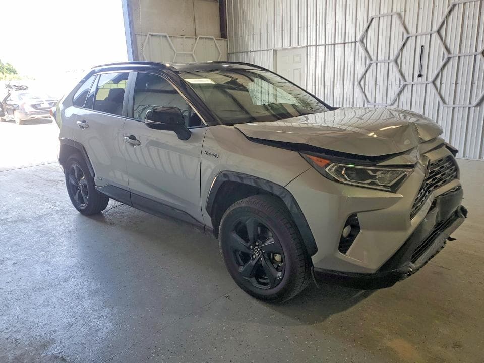 2019 TOYOTA RAV4 XSE 4