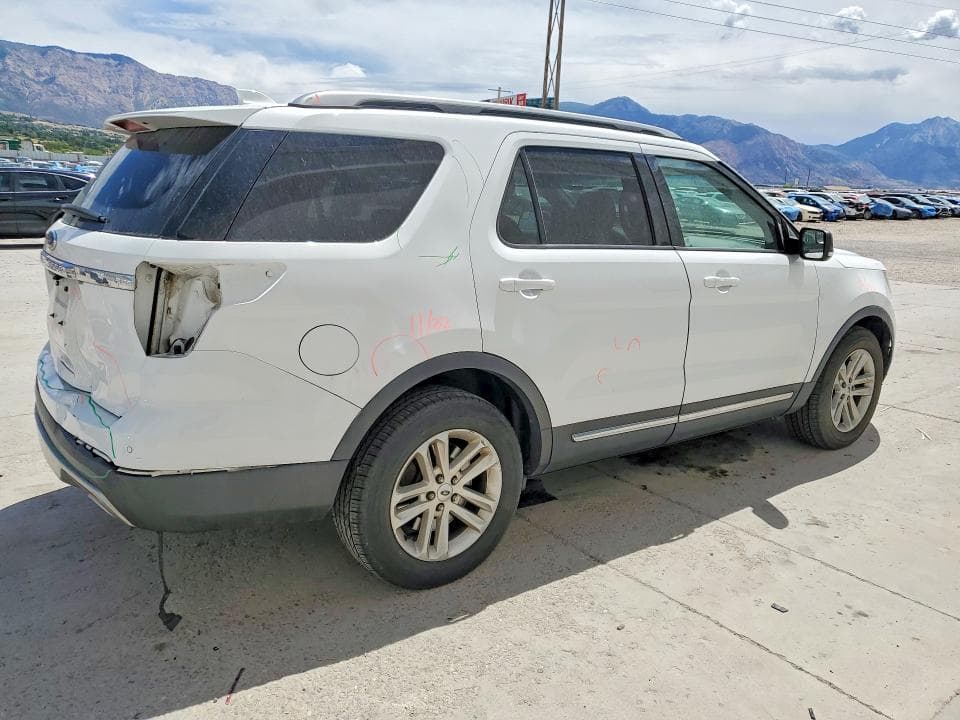 2017 FORD EXPLORER XLT 3