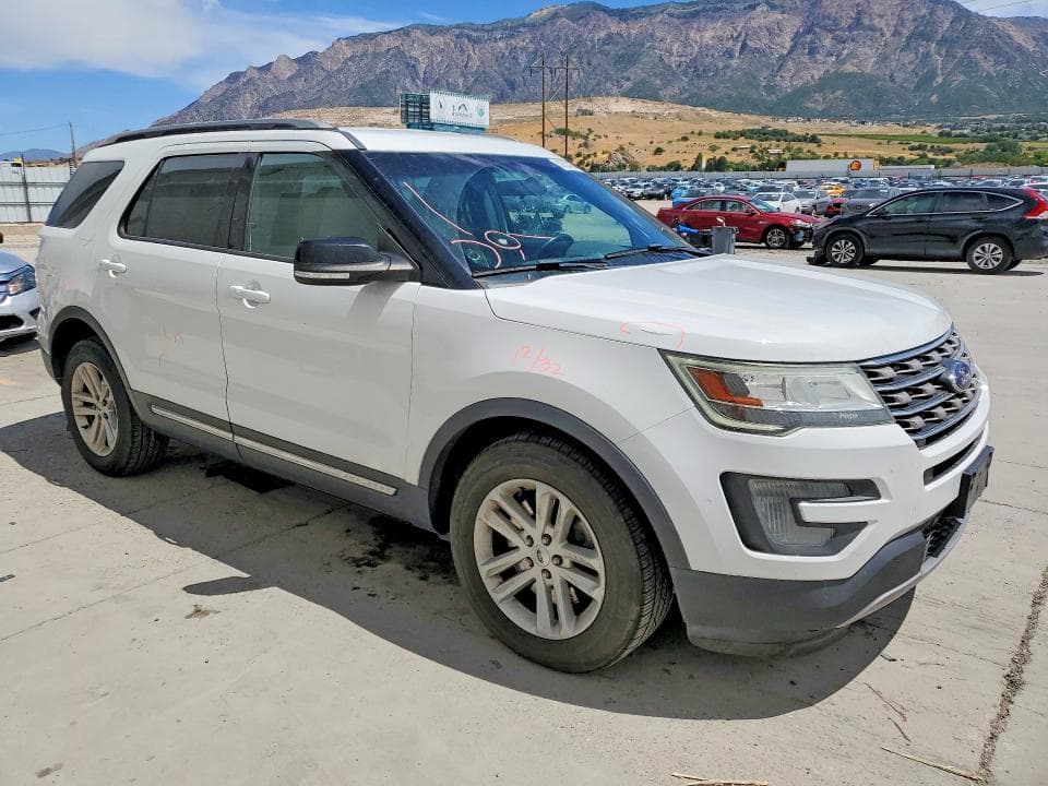 2017 FORD EXPLORER XLT 4