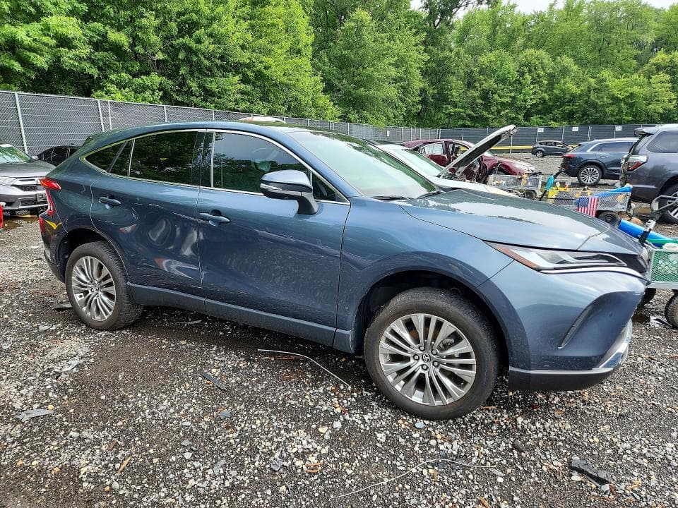 2024 TOYOTA VENZA LIMITED 4