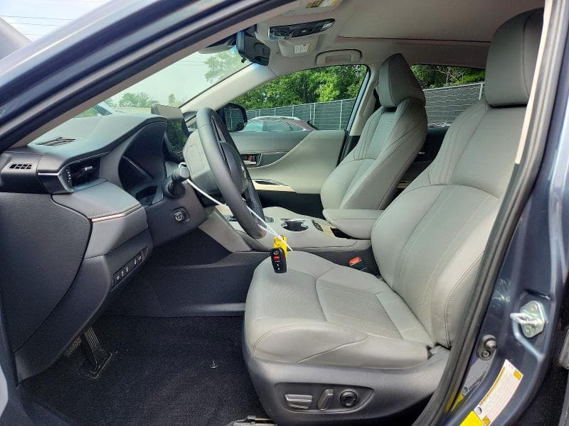 2024 TOYOTA VENZA LIMITED 7