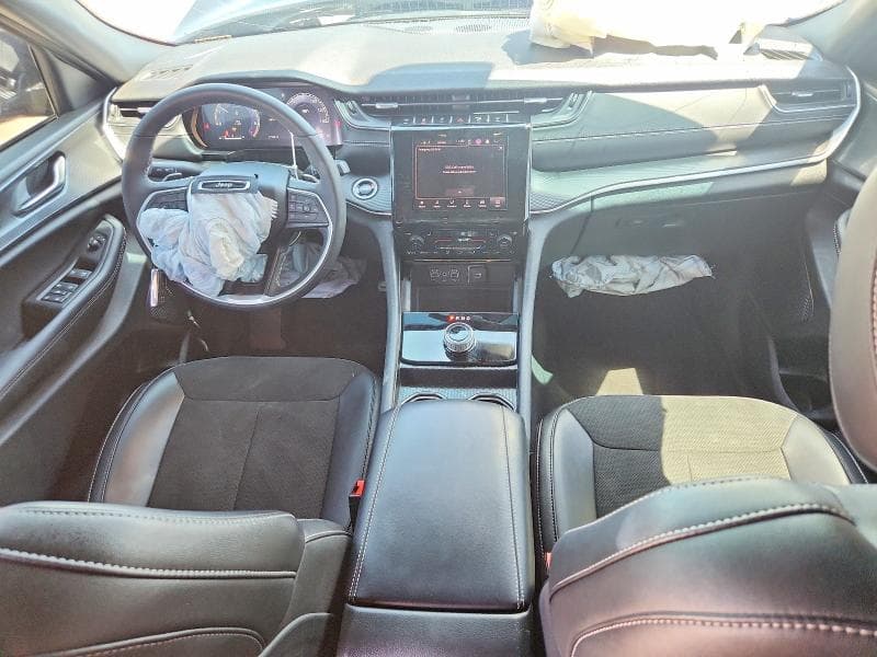 2025 JEEP GRAND CHEROKEE 8