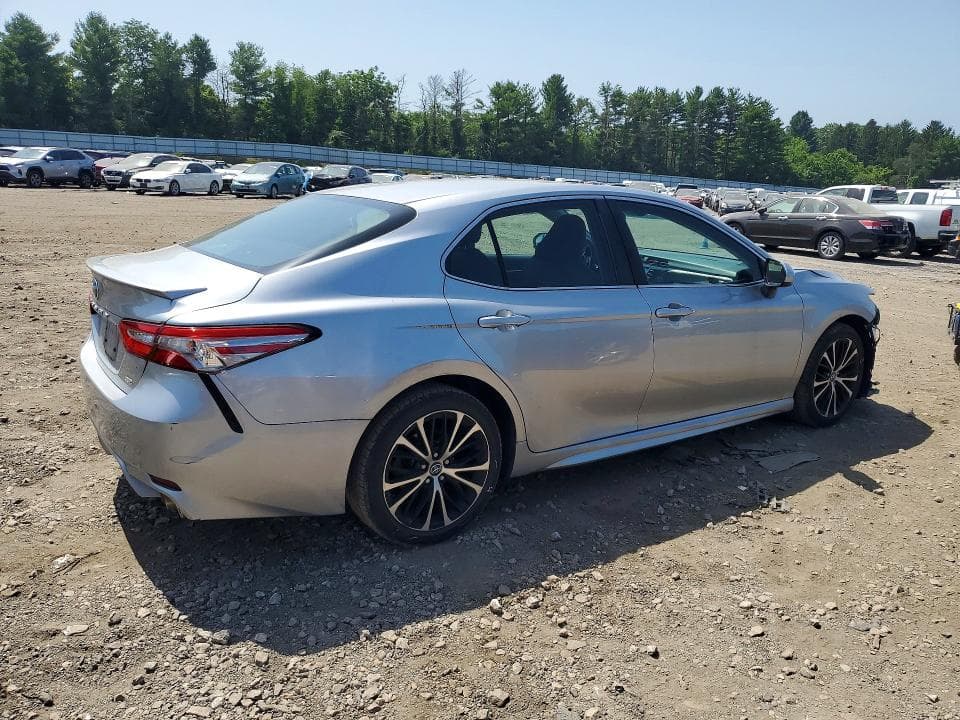 2018 TOYOTA CAMRY SE SE 3