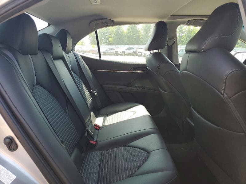 2018 TOYOTA CAMRY SE SE 10