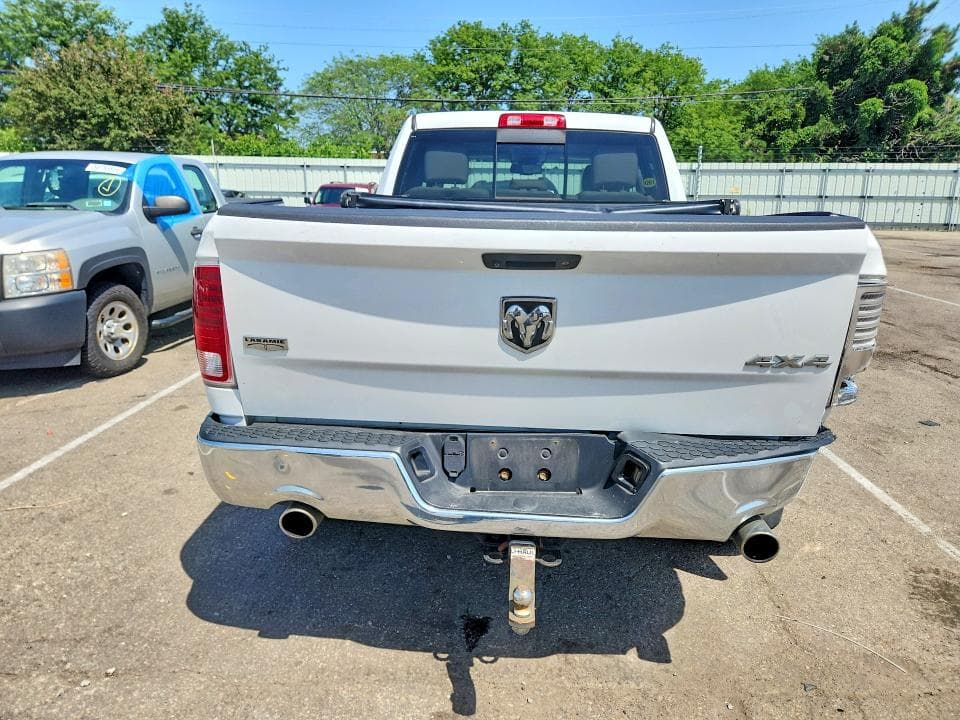 2017 RAM 1500 LARAMIE 6