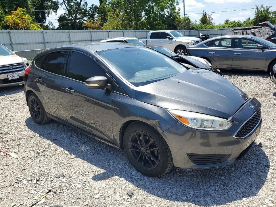 2017 FORD FOCUS SE 4