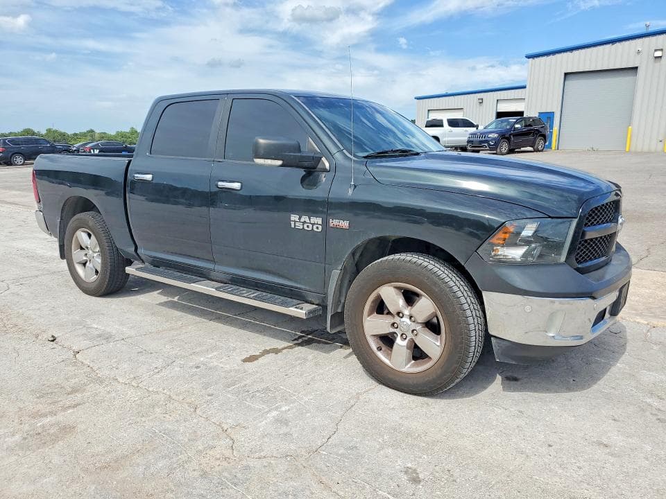 2016 RAM 1500 SLT 4