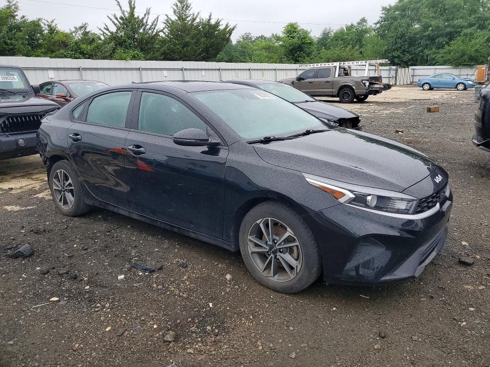 2023 KIA FORTE LXS 4