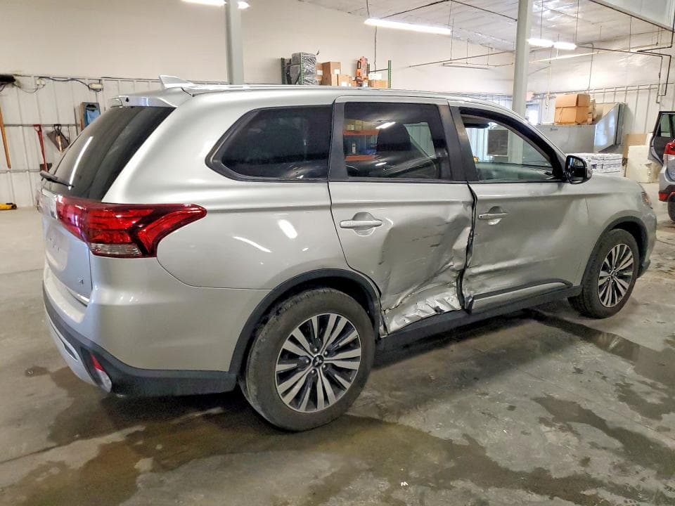 2020 MITSUBISHI OUTLANDER SE SE 3
