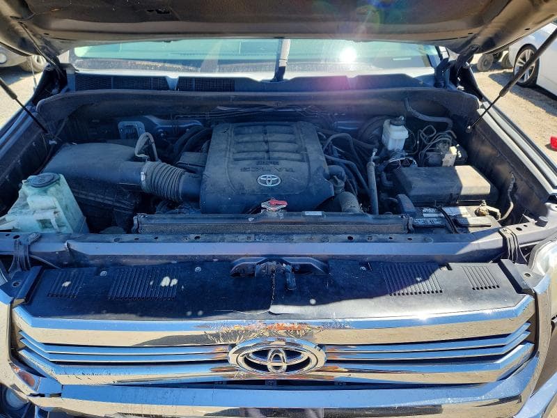 2017 TOYOTA TUNDRA SR5 11