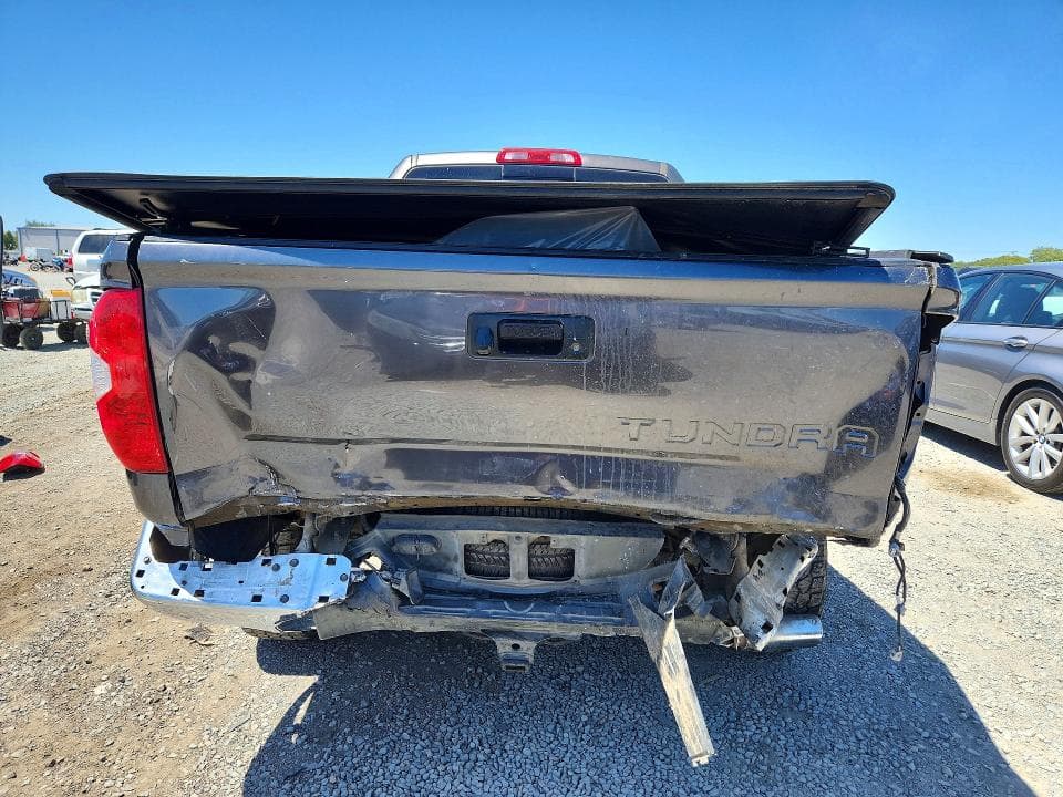 2017 TOYOTA TUNDRA SR5 6