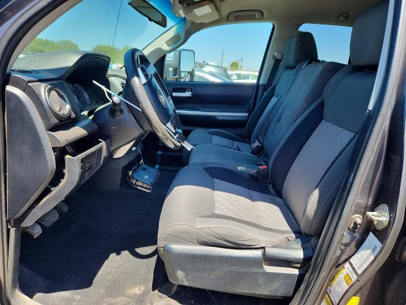 2017 TOYOTA TUNDRA SR5 7