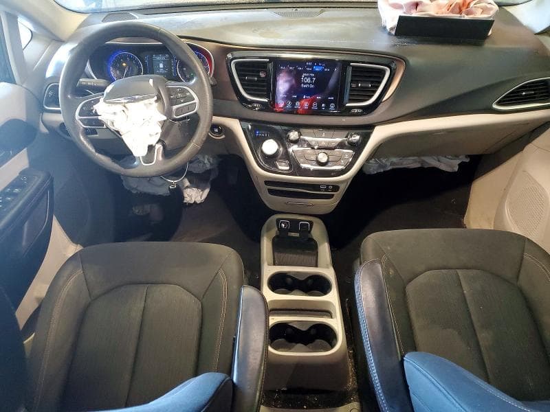 2017 CHRYSLER PACIFICA TOURING 8