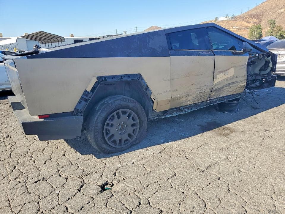 2024 TESLA CYBERTRUCK 3