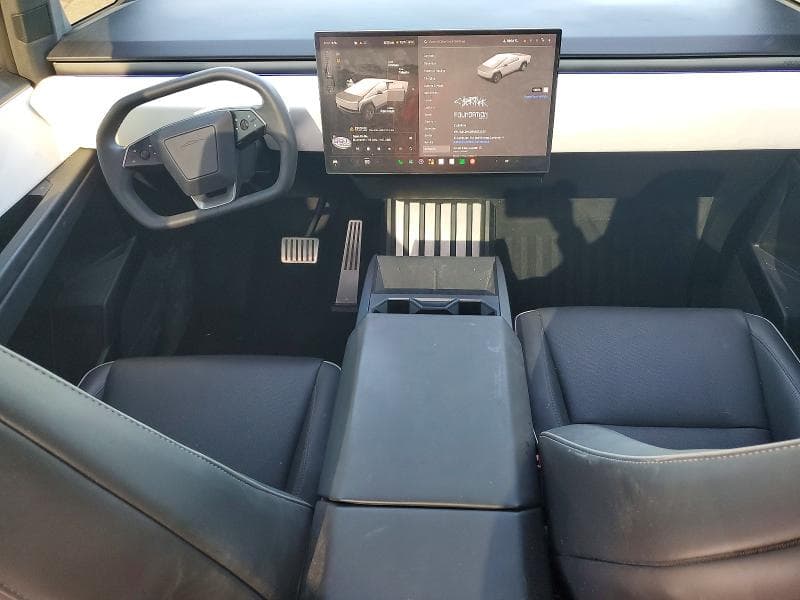 2024 TESLA CYBERTRUCK 8