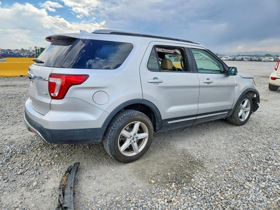 2017 FORD EXPLORER XLT 3