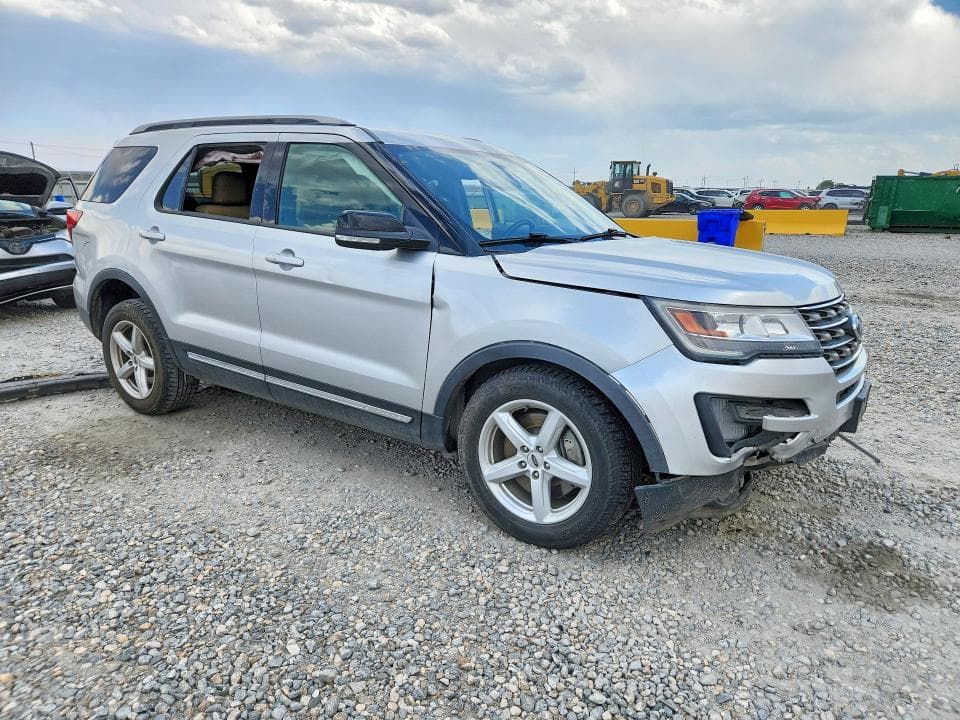 2017 FORD EXPLORER XLT 4