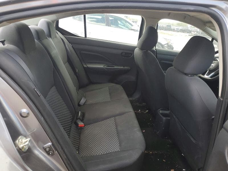 2020 NISSAN VERSA 10