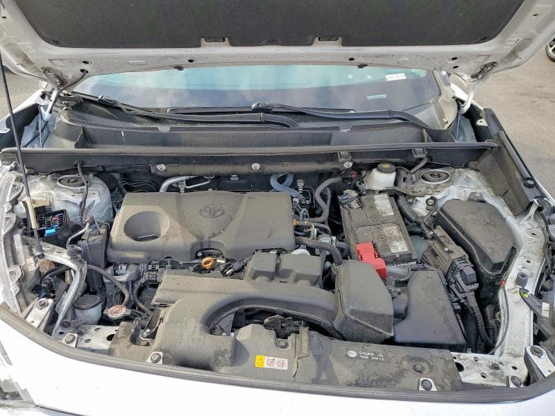 2023 TOYOTA RAV4 XLE 12