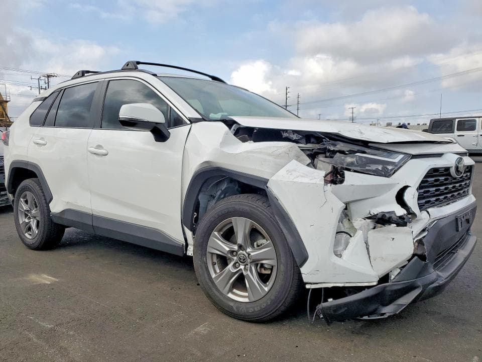 2023 TOYOTA RAV4 XLE 4