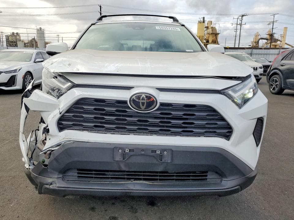 2023 TOYOTA RAV4 XLE 5