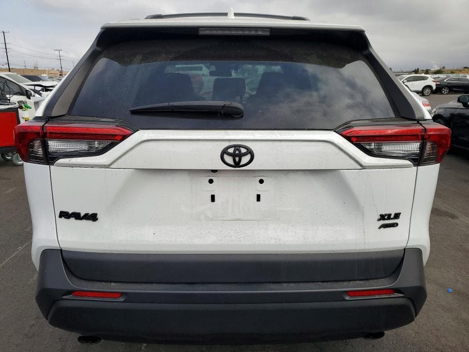 2023 TOYOTA RAV4 XLE 6