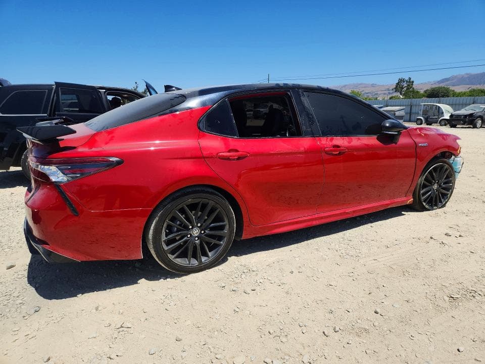 2021 TOYOTA CAMRY XSE 3