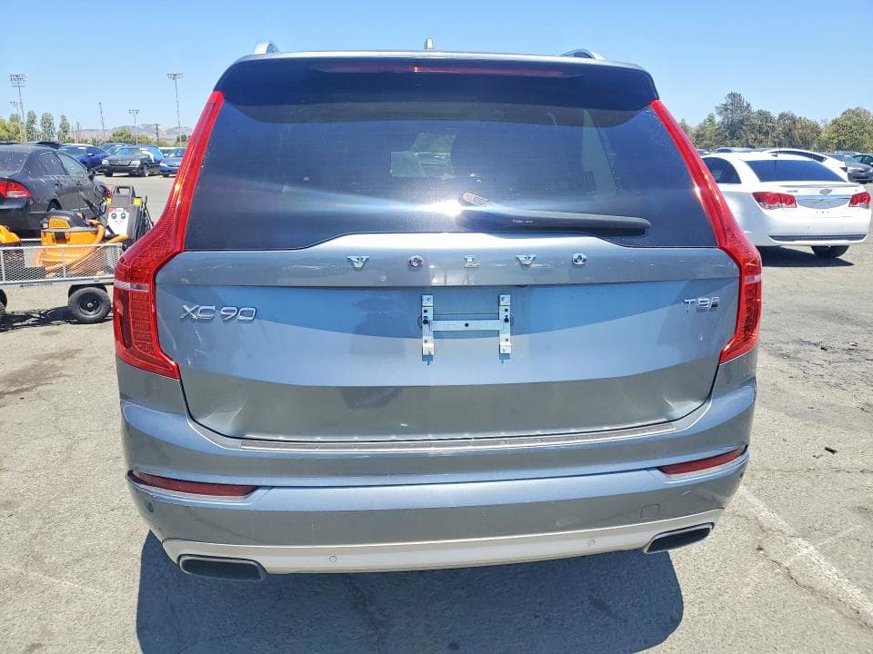 2019 VOLVO XC90 T8 MOMENTUM 6