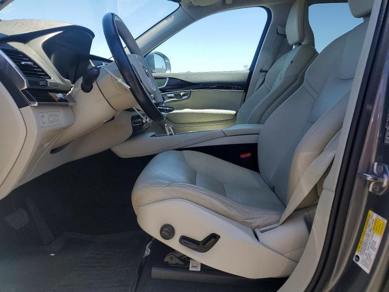 2019 VOLVO XC90 T8 MOMENTUM 7