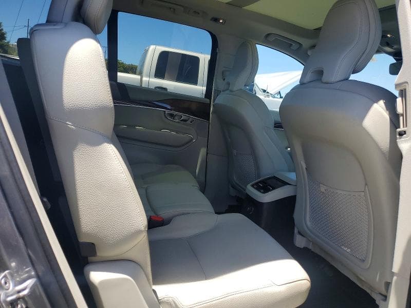 2019 VOLVO XC90 T8 MOMENTUM 10