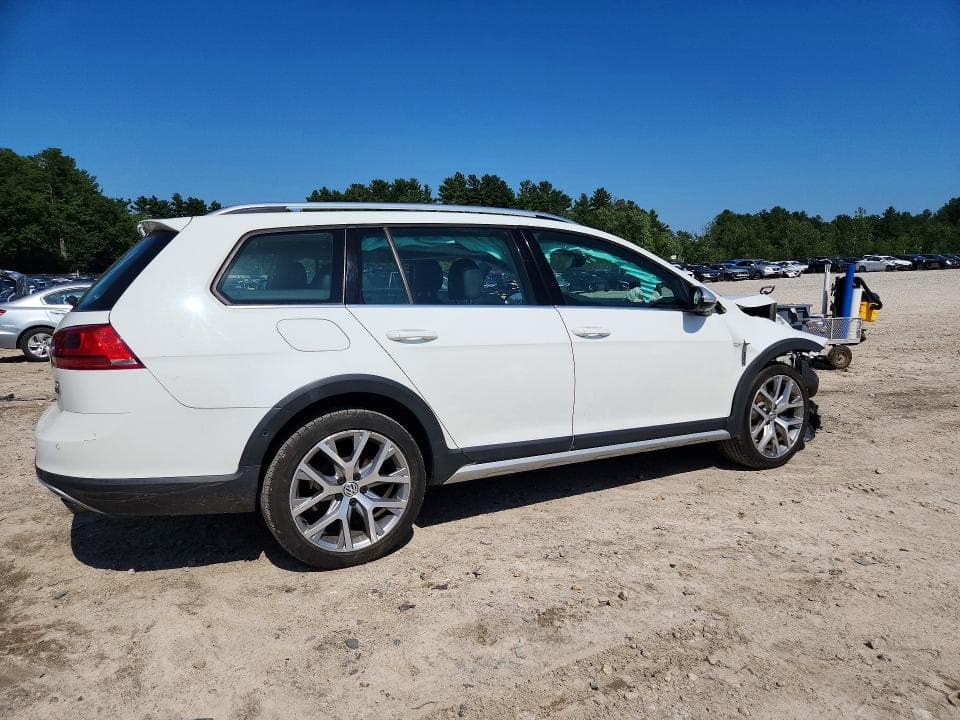 2017 VOLKSWAGEN GOLF ALLTRACK S S 3