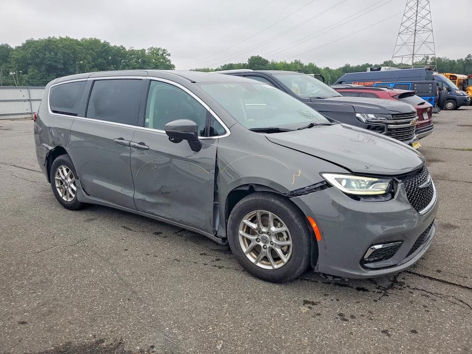 2023 CHRYSLER PACIFICA TOURING L 4