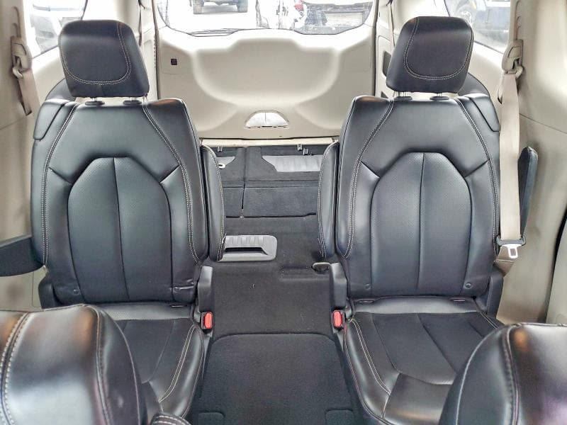 2023 CHRYSLER PACIFICA TOURING L 10