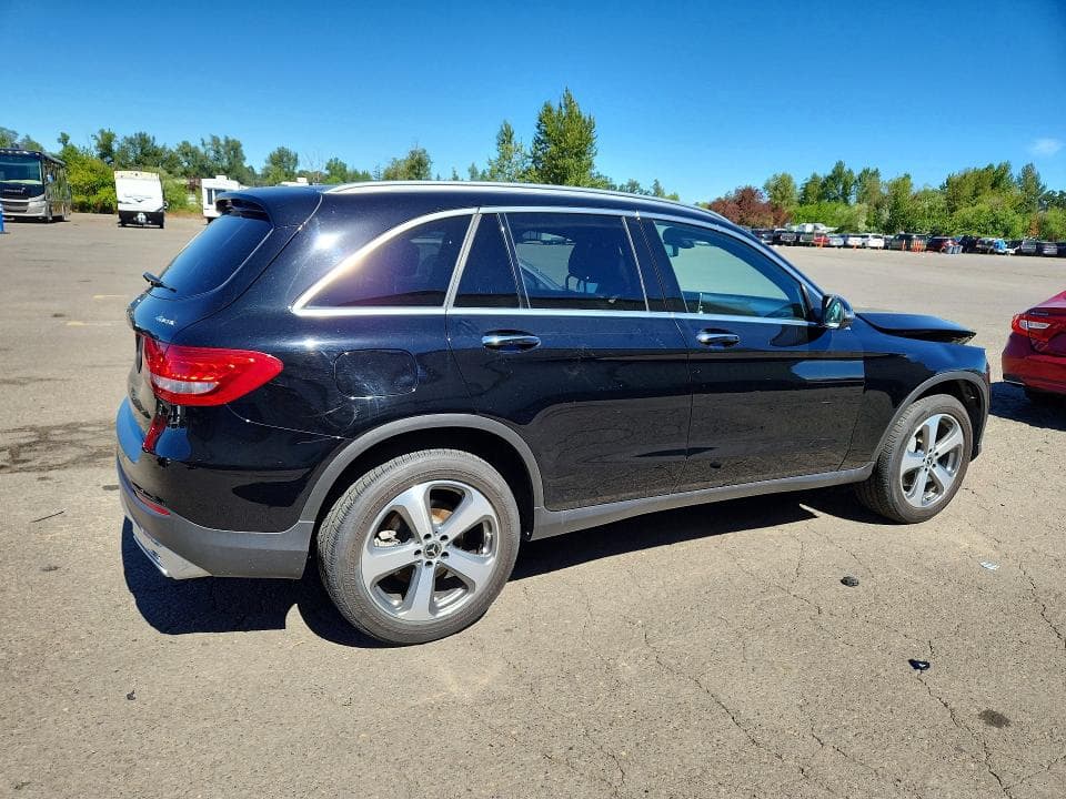 2019 MERCEDES-BENZ GLC 300 4MATIC 3