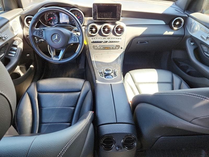 2019 MERCEDES-BENZ GLC 300 4MATIC 8