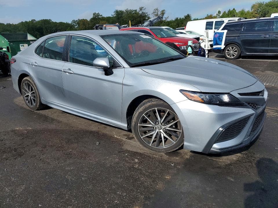 2022 TOYOTA CAMRY SE 4