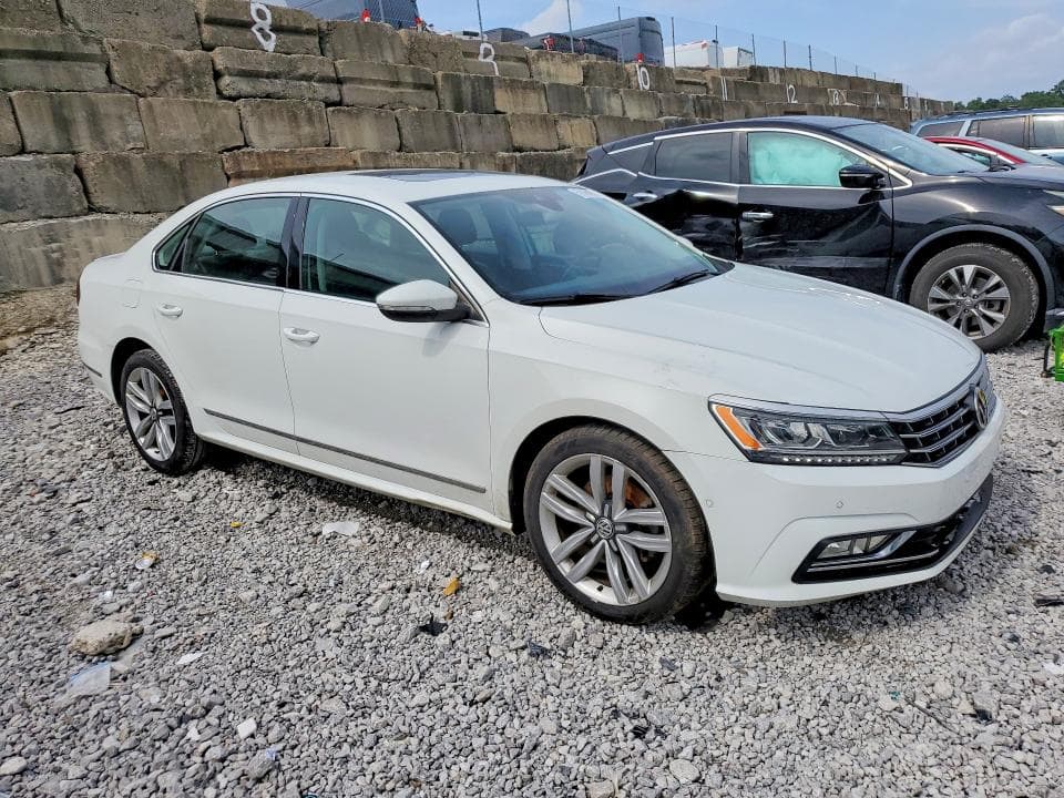 2017 VOLKSWAGEN PASSAT SEL PREMIUM 4