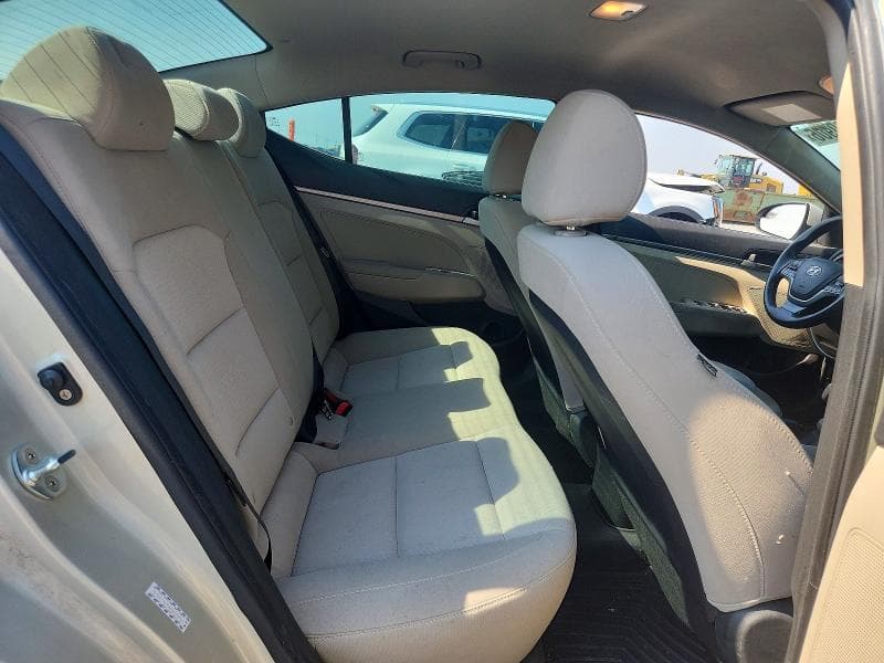 2017 HYUNDAI ELANTRA SE 10