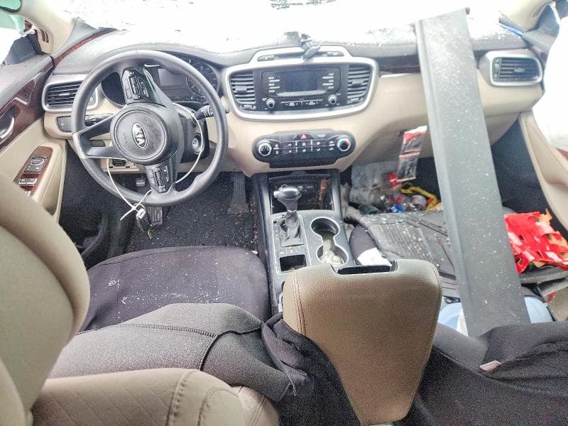 2017 KIA SORENTO LX V6 8
