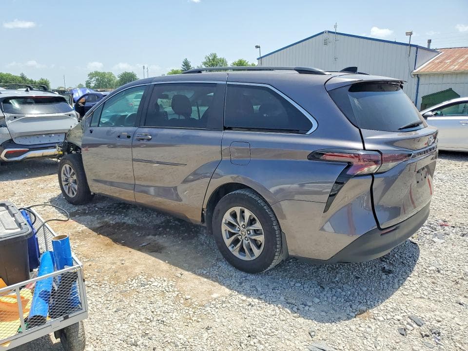 2023 TOYOTA SIENNA LE 2