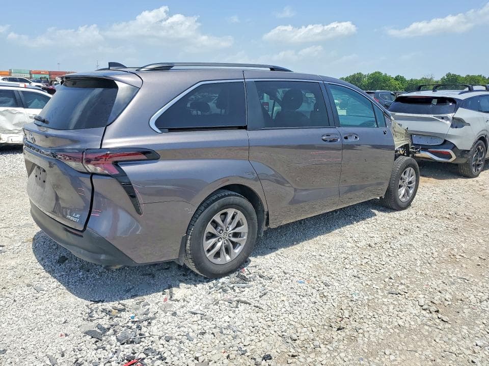 2023 TOYOTA SIENNA LE 3