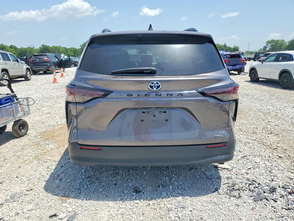 2023 TOYOTA SIENNA LE 6