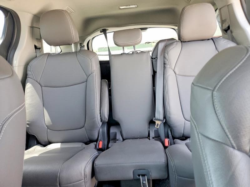 2023 TOYOTA SIENNA LE 10