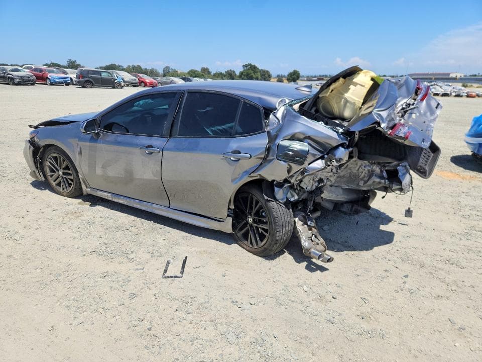 2025 TOYOTA CAMRY SE 2