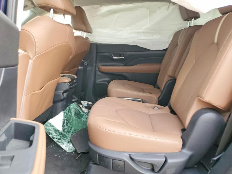 2026 TOYOTA GRAND HIGHLANDER PLATINUM PLATINUM 11